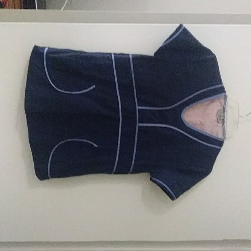 Scrub shirt
